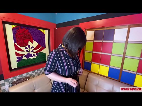 ❤️ Cutie Japanese nwere nnukwu nnụnnụ tit na-eji ihe ụmụaka egwuri egwu na-enwe mmekọahụ na-emetọ onwe ya ma nwee orgasm. Ọ na-ekwu na N'ajụjụ ọnụ banyere ya iberibe ahụmahụ. Nnukwu nnụnnụ tit na ọtụ ntutu na-asụ ude nke ukwuu. Osakaporn Mmekọahụ ☑
